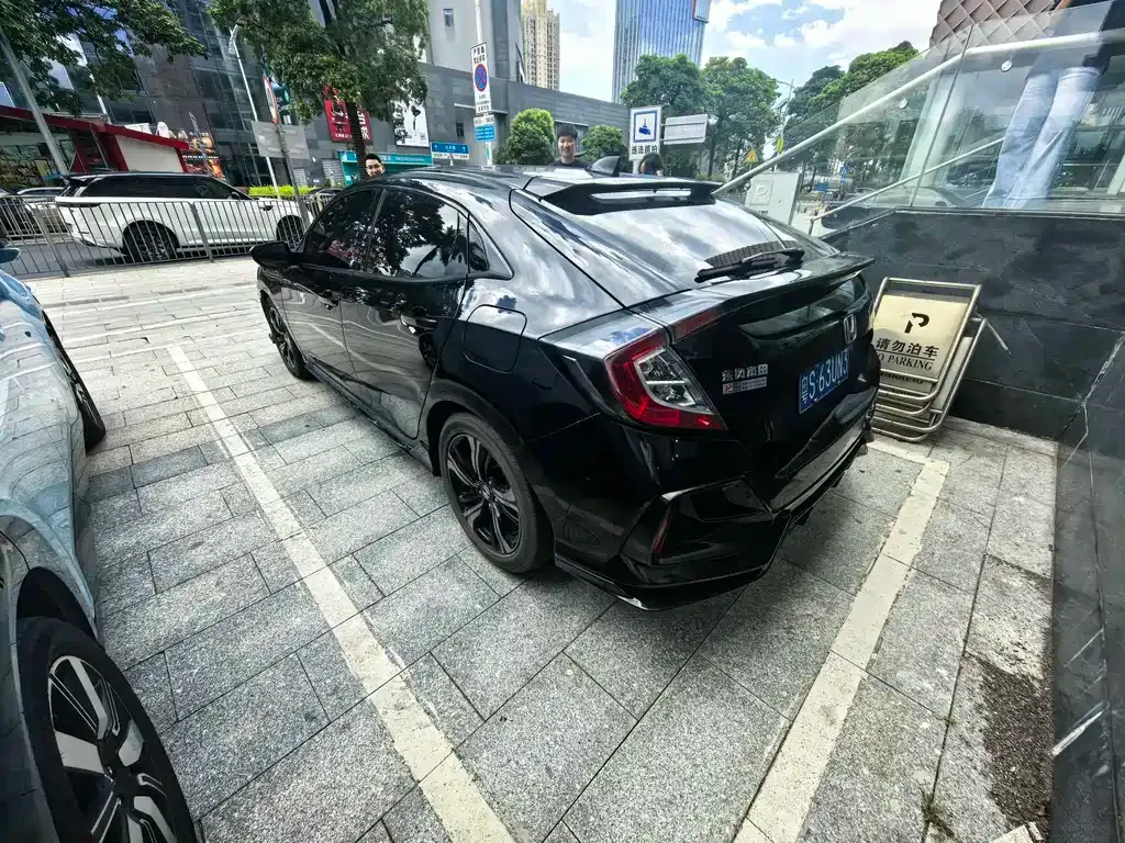 Honda Civic — фото 10