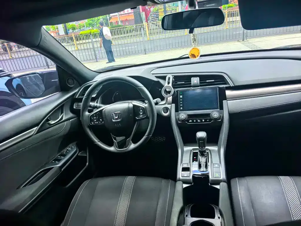 Honda Civic — фото 7