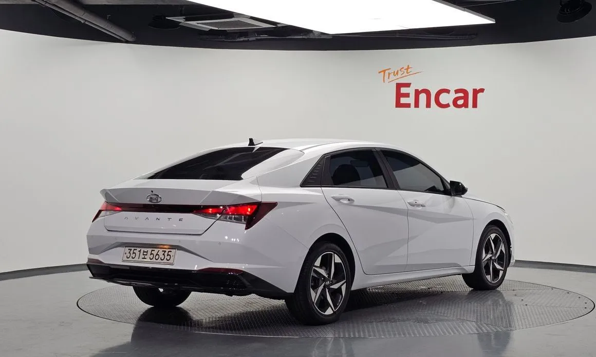 Hyundai AVANTE — фото 3