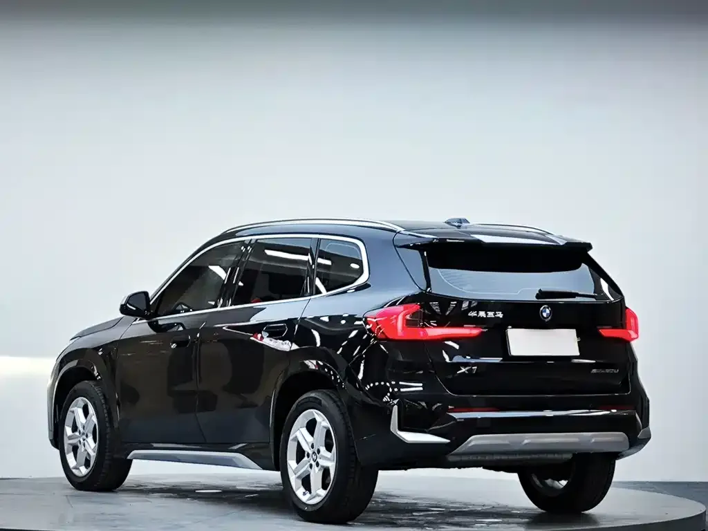 BMW X1 — фото 9