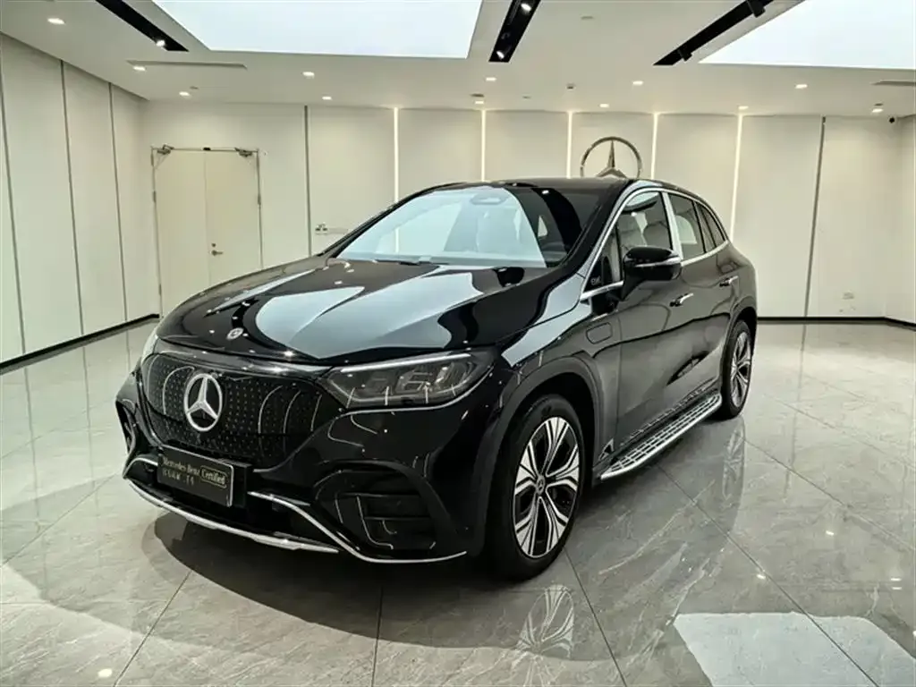 Mercedes-Benz EQE SUV — фото 1