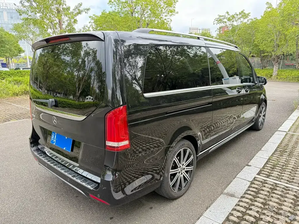 Mercedes-Benz V-Class — фото 10