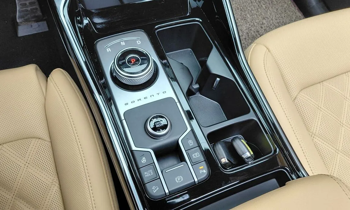 Kia Sorento — фото 9