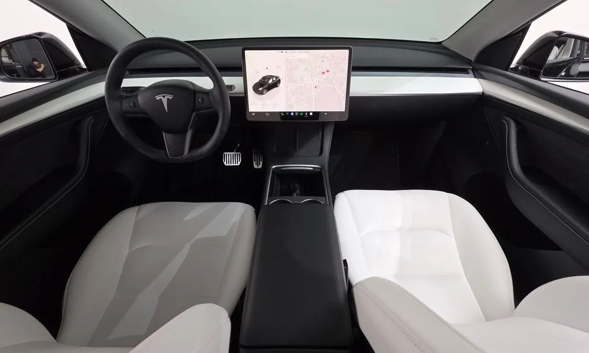 Tesla Model Y 2023 из KR, фото 5