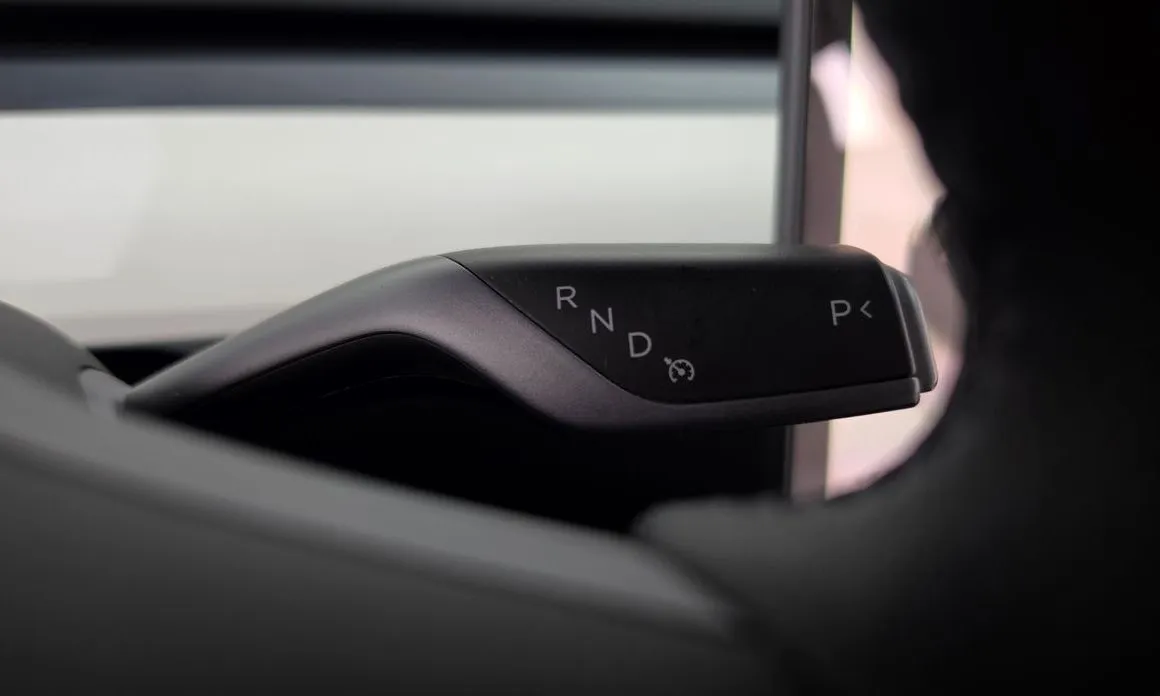 Tesla Model Y 2023 из KR, фото 2