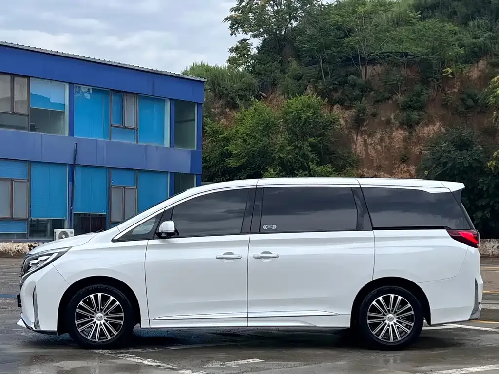 GAC Motor Trumpchi M8 — фото 10