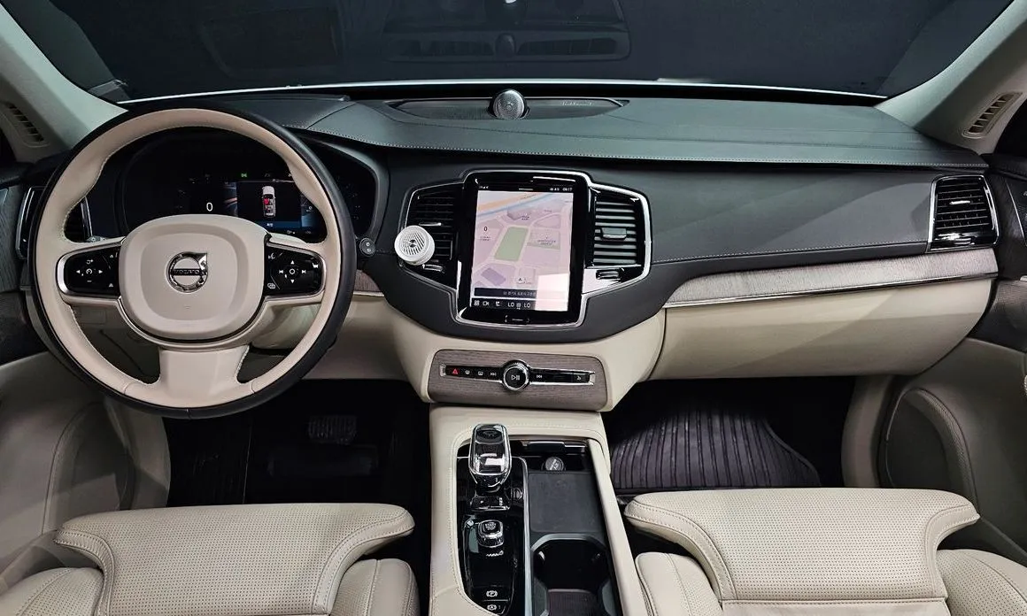 Volvo XC90 — фото 10