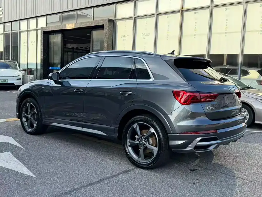 Audi Q3 — фото 10