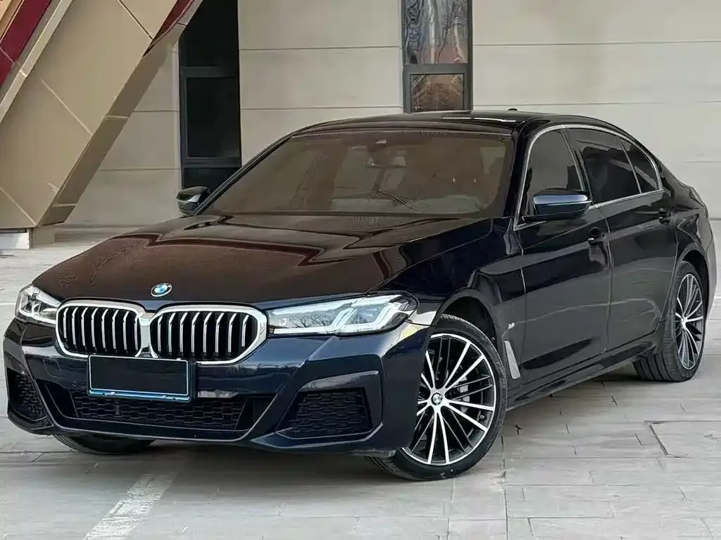 BMW 5 Series — фото 1