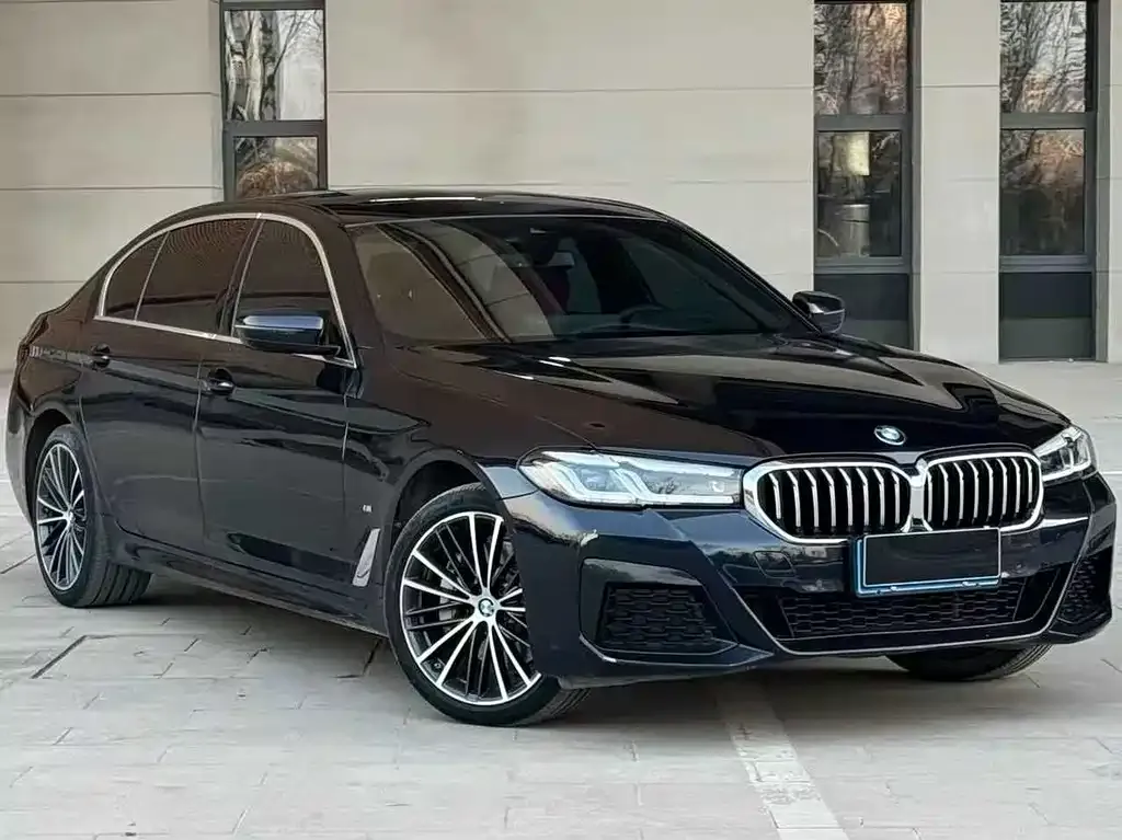 BMW 5 Series — фото 6