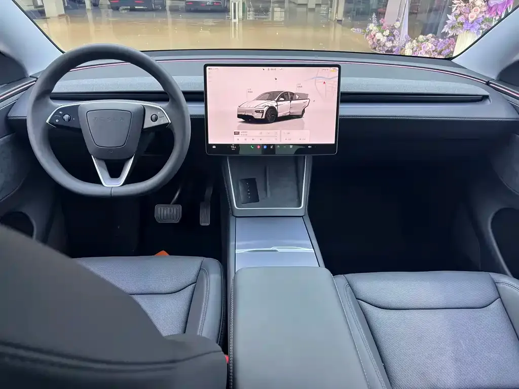 Tesla Model Y — фото 6