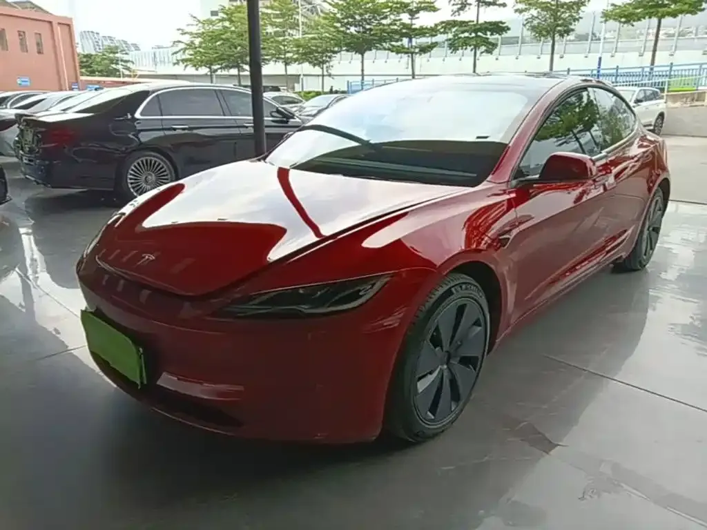 Tesla Model 3 — фото 8