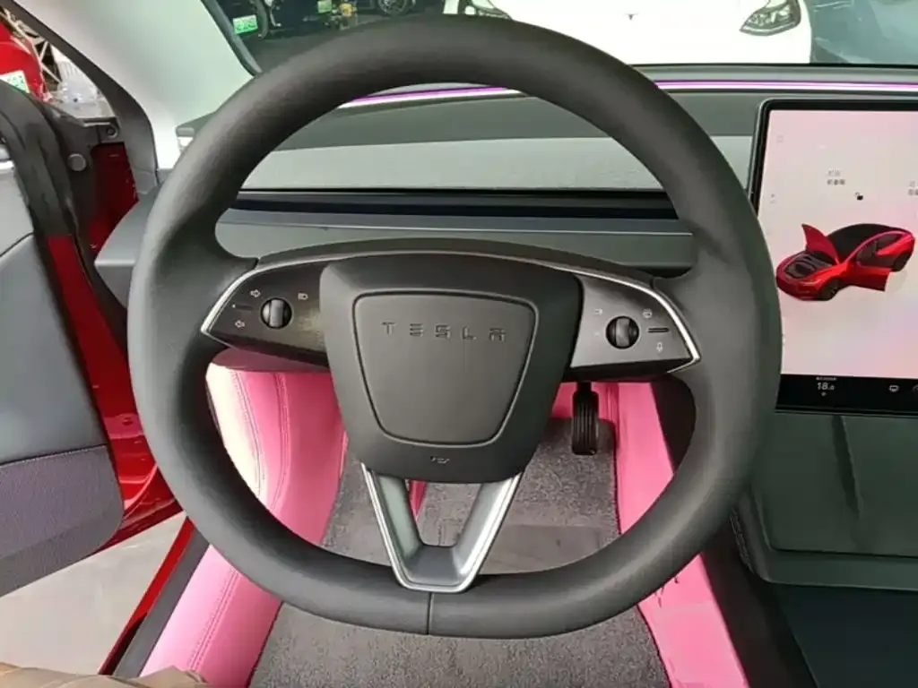 Tesla Model 3 — фото 4