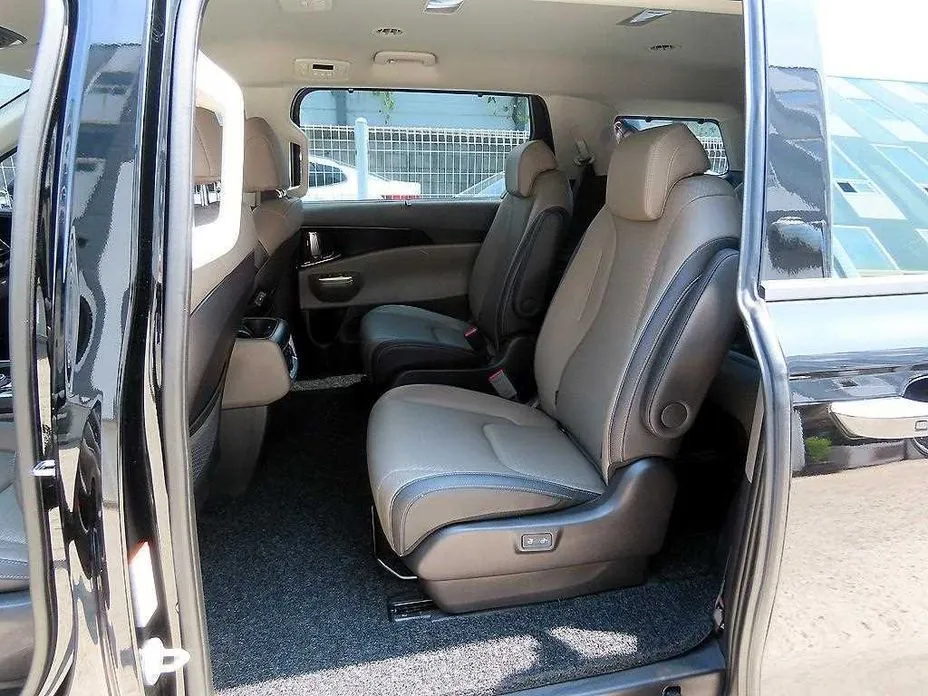 Kia Carnival — фото 5