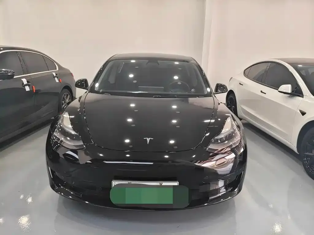 Tesla Model 3 — фото 4