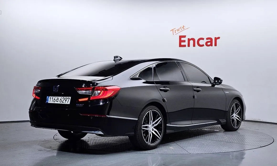 Honda Accord — фото 3