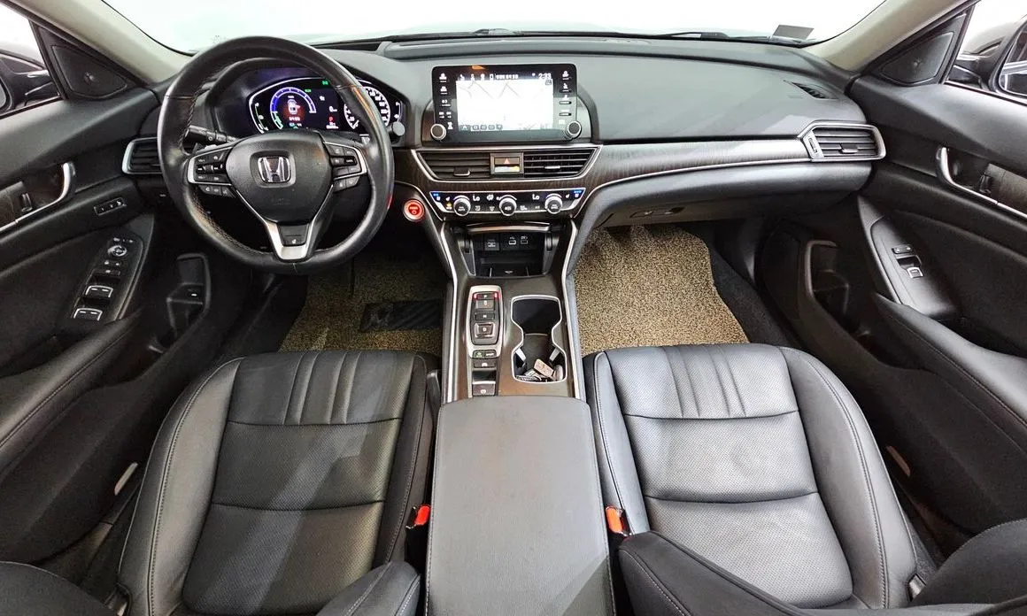Honda Accord — фото 9