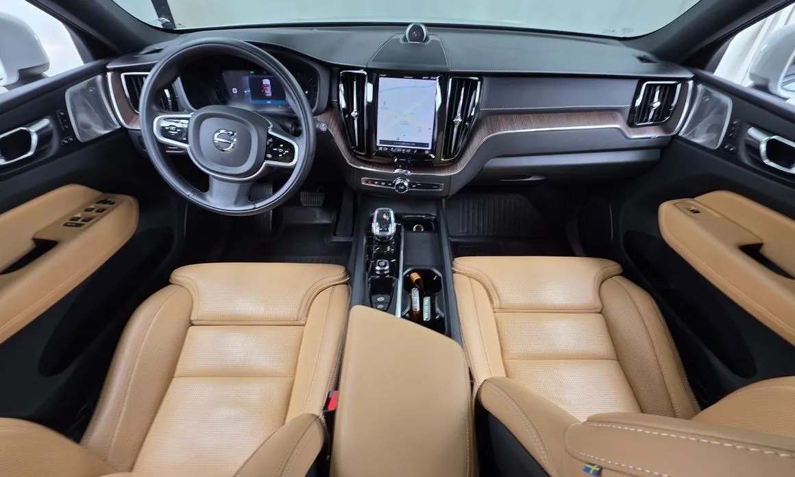 Volvo XC60 — фото 10