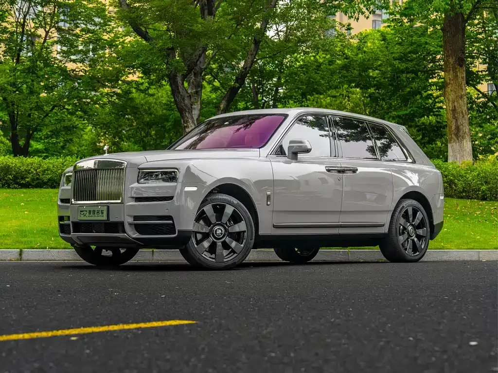 Rolls-Royce Cullinan — фото 1