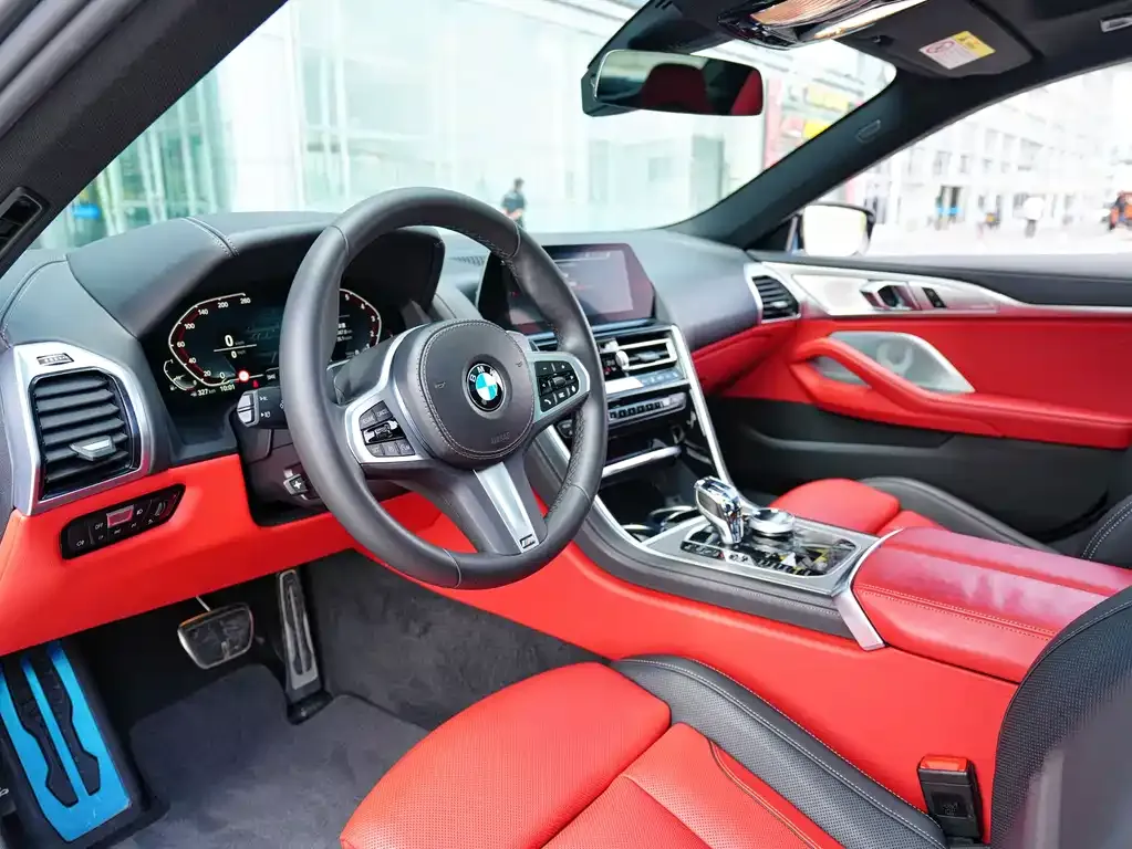 BMW 8 Series — фото 4