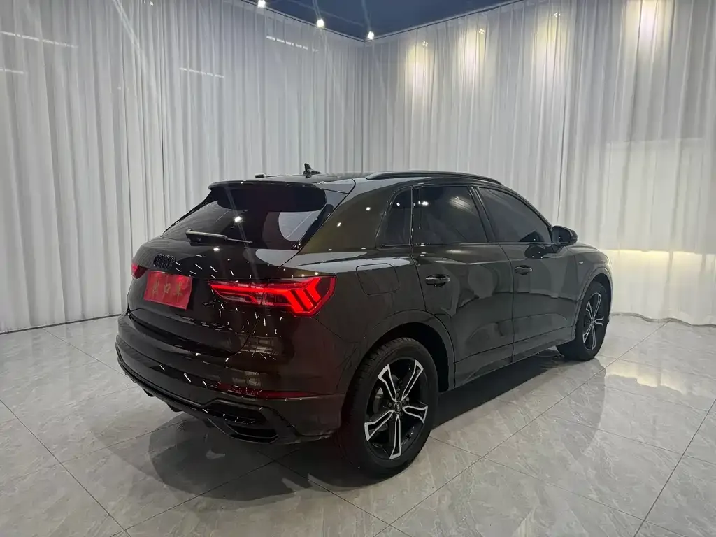 Audi Q3 — фото 10