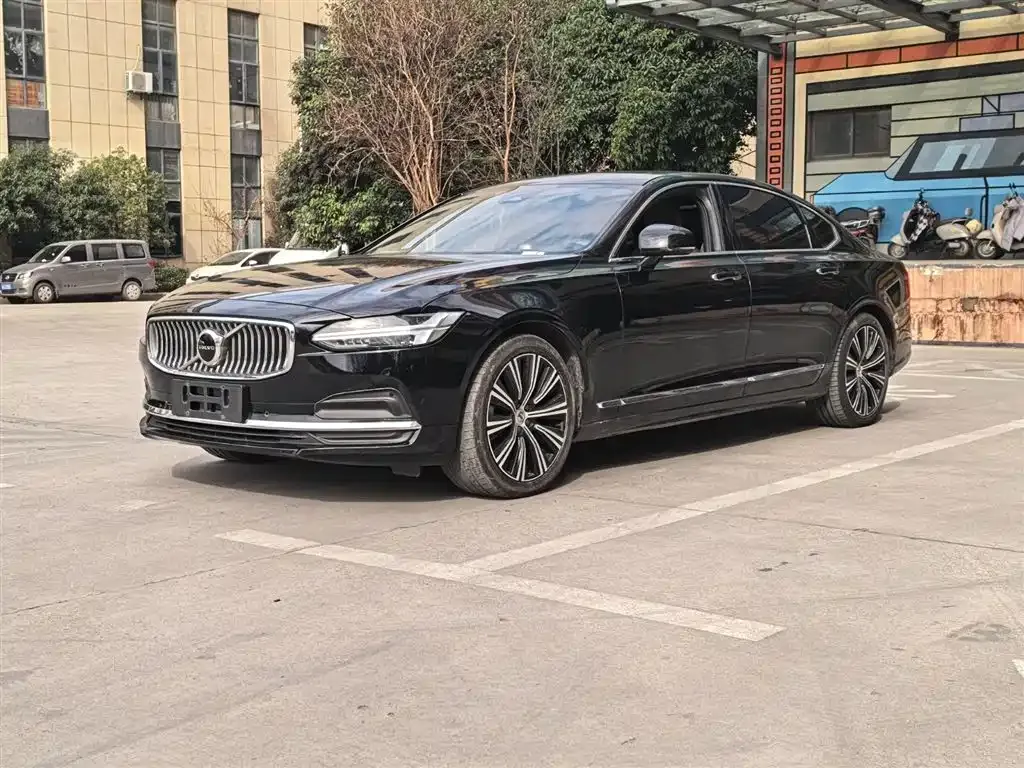 Volvo S90 — фото 1