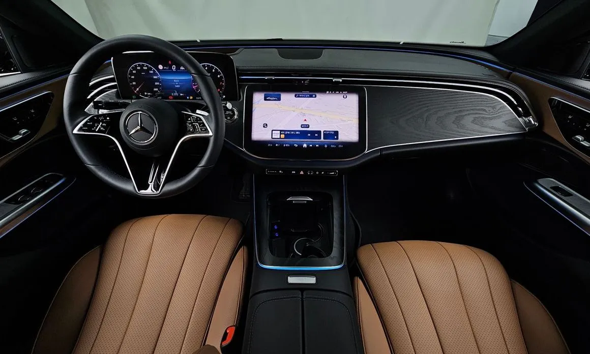 Mercedes-Benz E-Class — фото 10