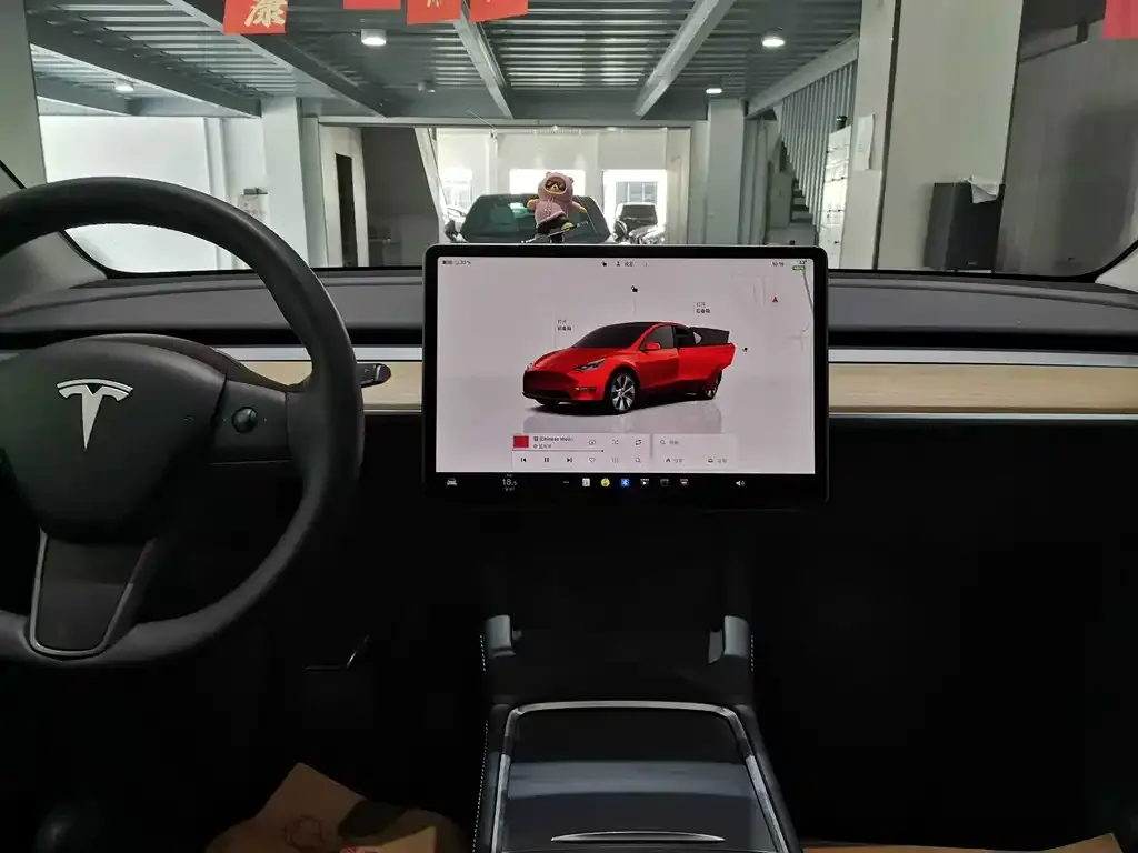 Tesla Model Y — фото 5