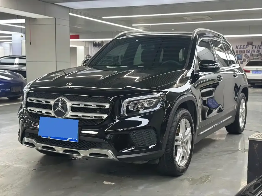 Mercedes-Benz GLB — фото 1