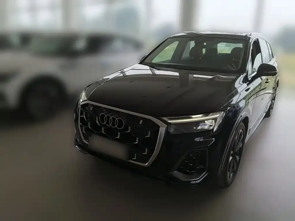 Audi Q7 — фото 1