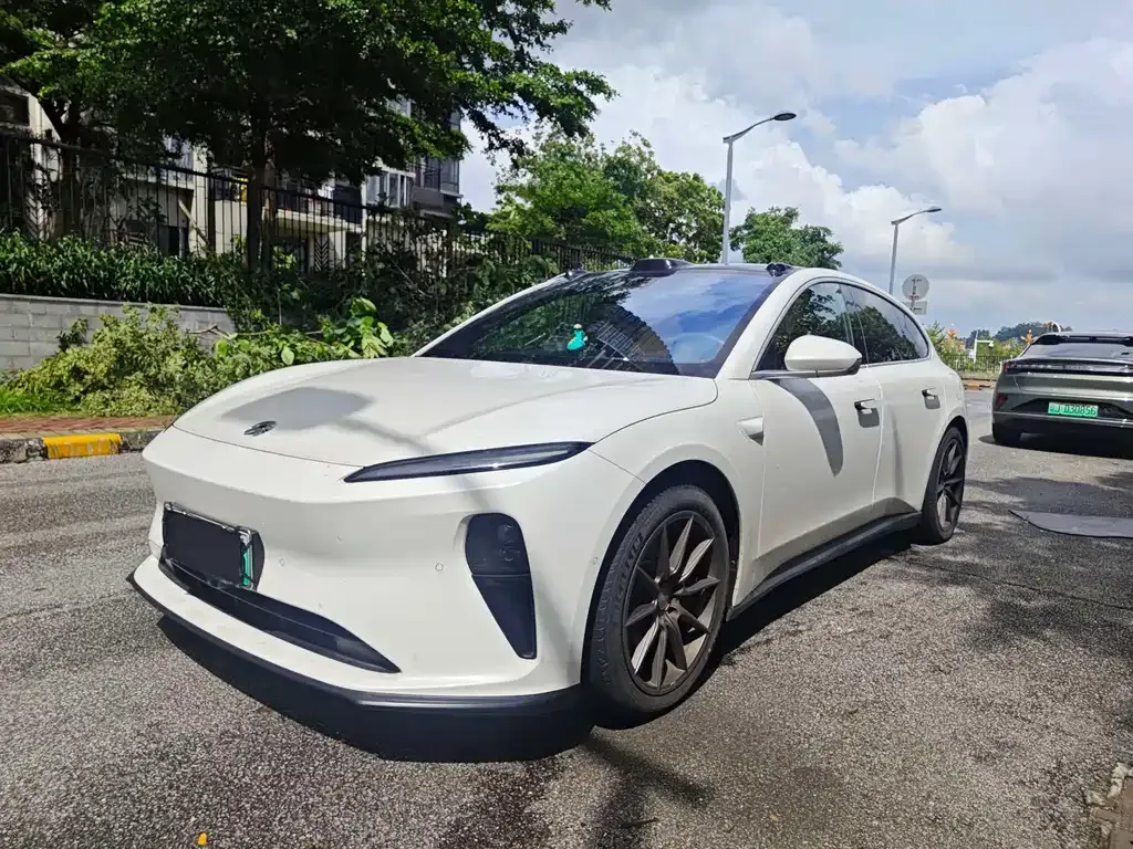 NIO ET5T