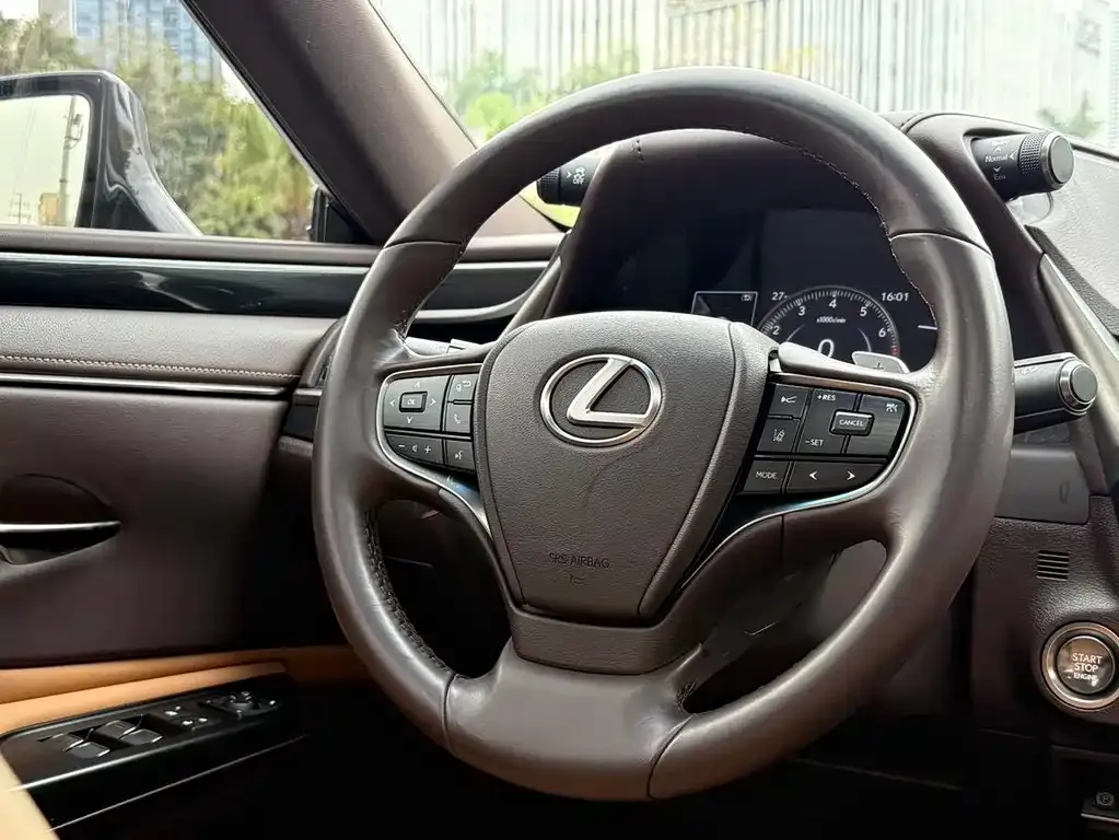 Lexus ES 2021 из CN, фото 4
