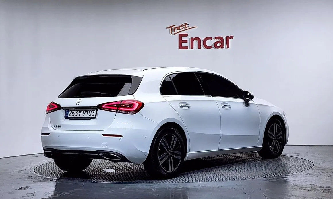 Mercedes-Benz A-Class — фото 9