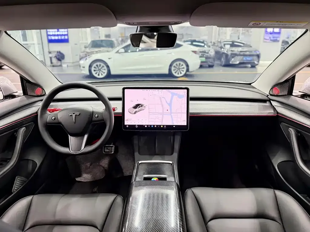 Tesla Model 3 — фото 9