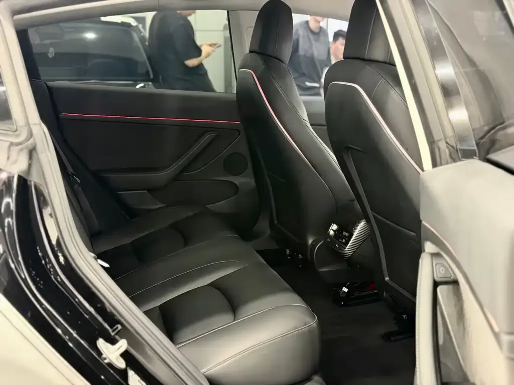 Tesla Model 3 — фото 2
