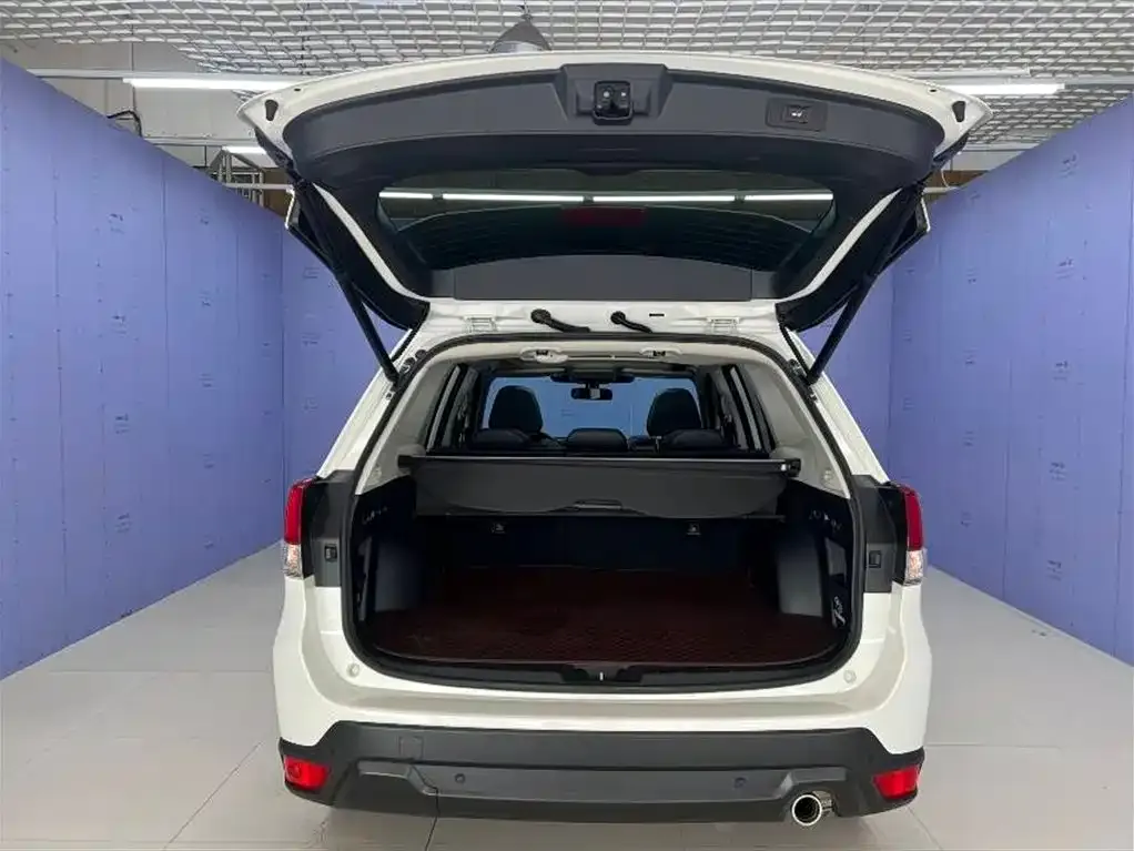 Subaru Forester — фото 7