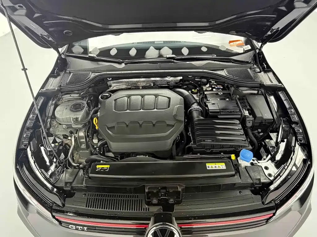 Volkswagen Golf GTI — фото 7