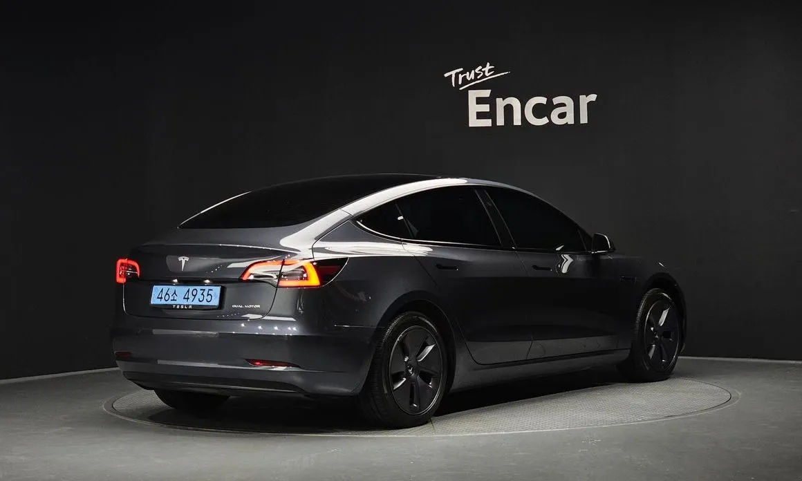 Tesla Model 3 — фото 7