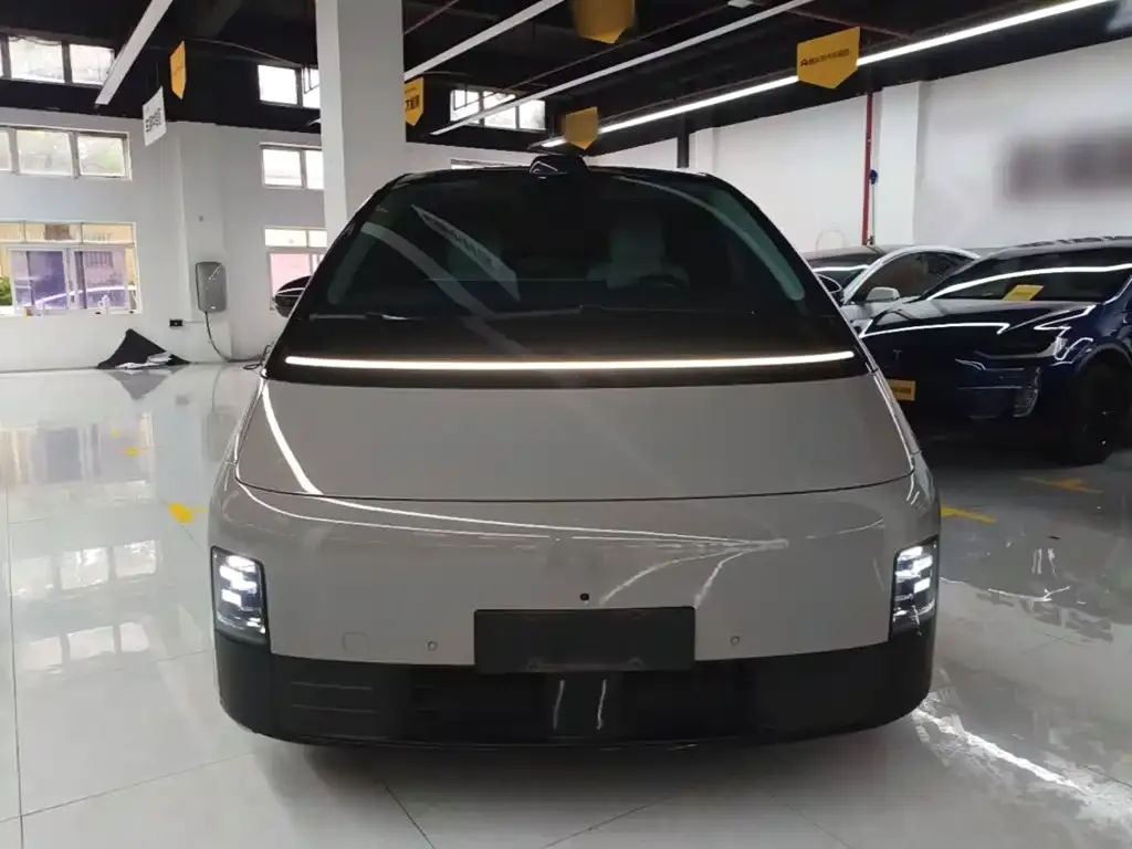 Li Auto MEGA — фото 4