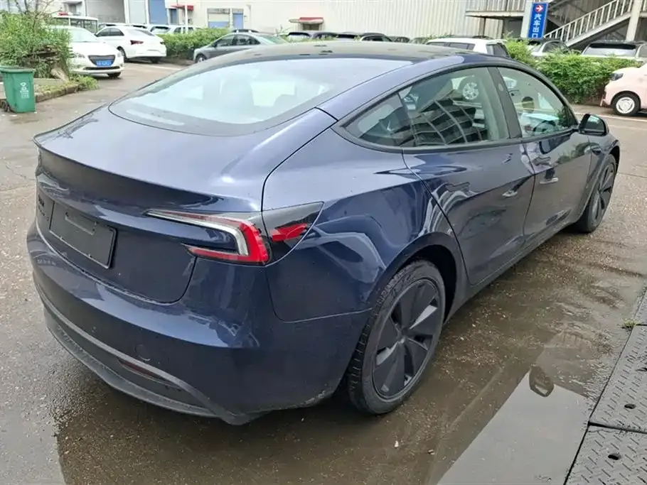 Tesla Model 3 — фото 7