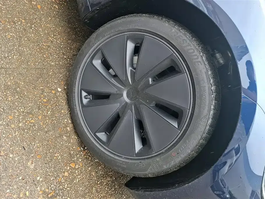 Tesla Model 3 — фото 6