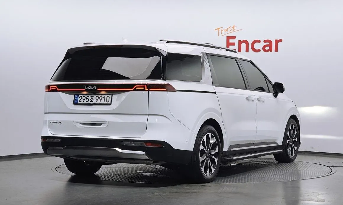Kia Carnival — фото 4