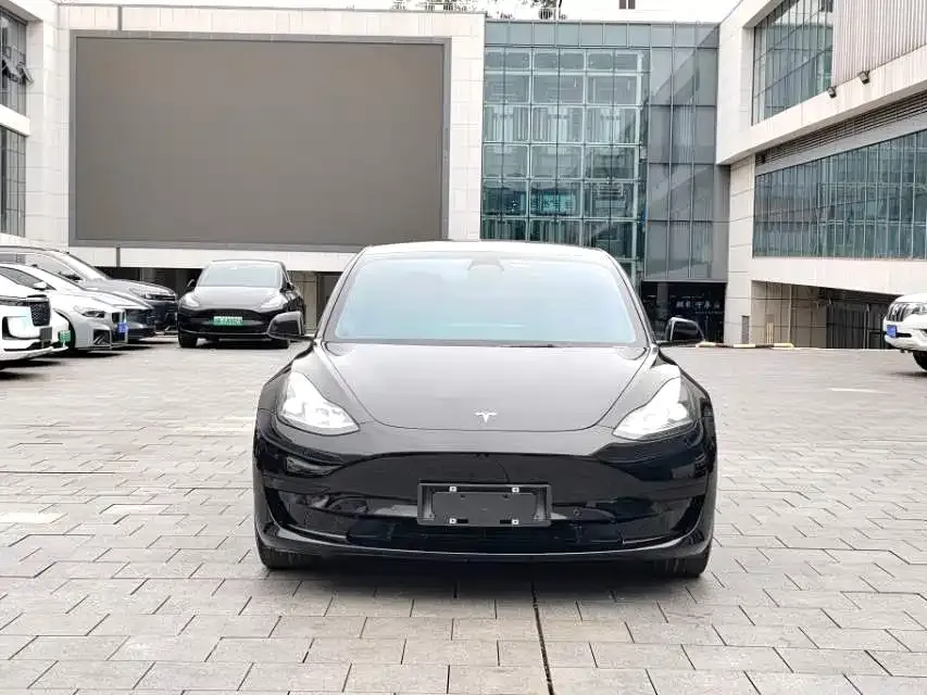 Tesla Model 3 — фото 7