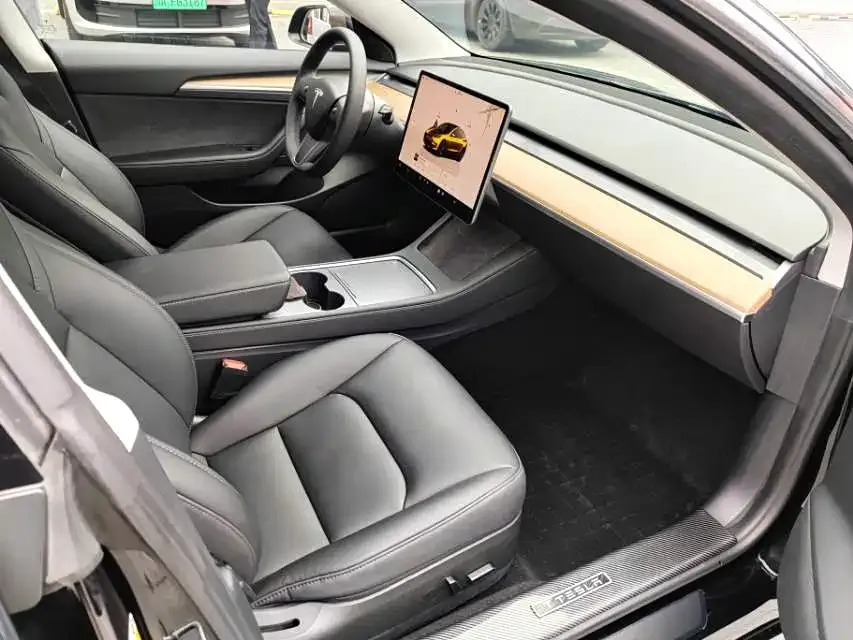 Tesla Model 3 — фото 2