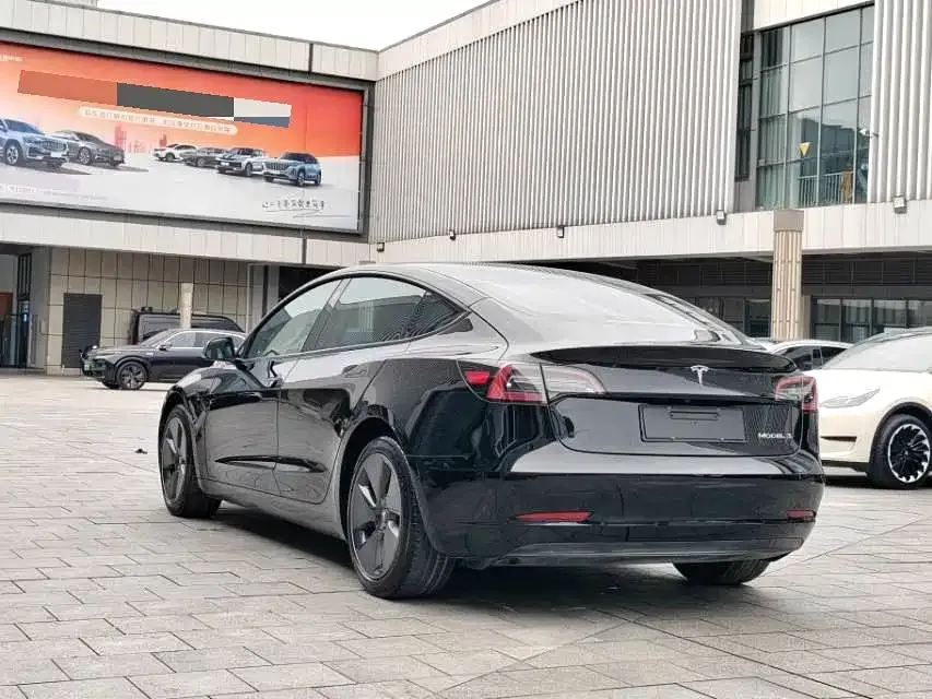 Tesla Model 3 — фото 4