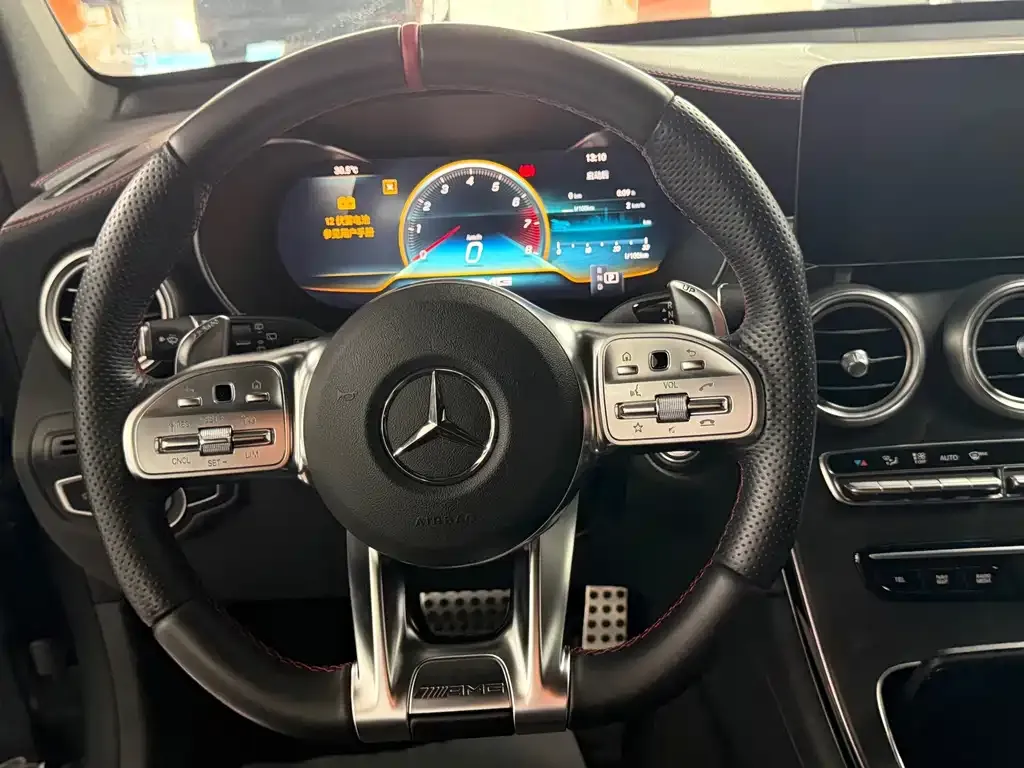 Mercedes-Benz GLC AMG — фото 4