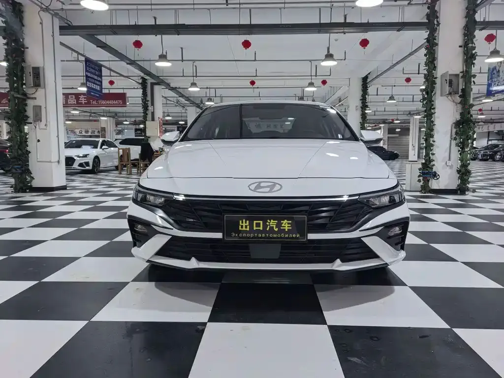 Hyundai Elantra — фото 6