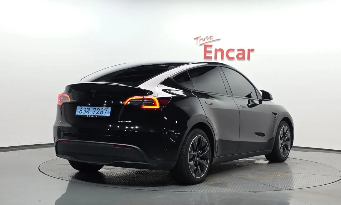 Tesla Model Y — фото 2