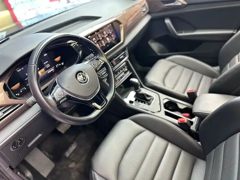 Volkswagen Tharu — фото 2