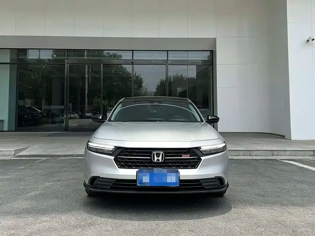 Honda Accord — фото 1